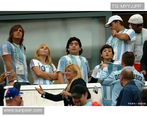 阿根廷足球的辉煌历程与未来展望：从马拉多纳到梅西的传奇之路